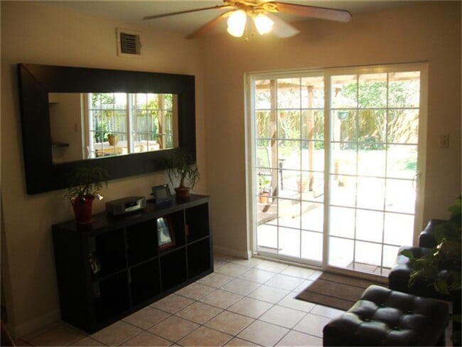 Building Photo - 22818 Brafferton Ln