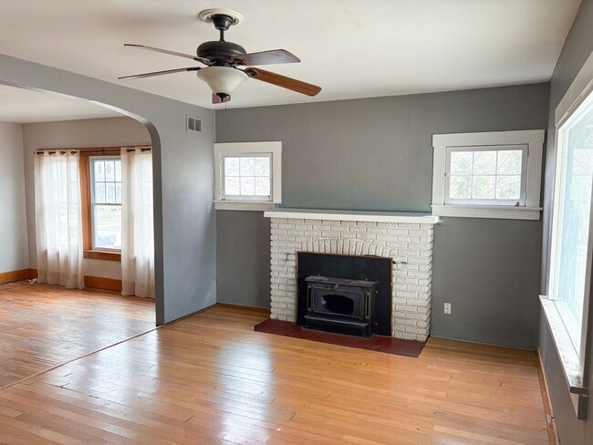 Building Photo - Prime Location Home!