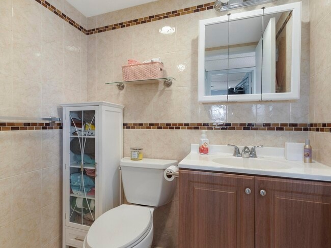 Building Photo - 732 Monaco P