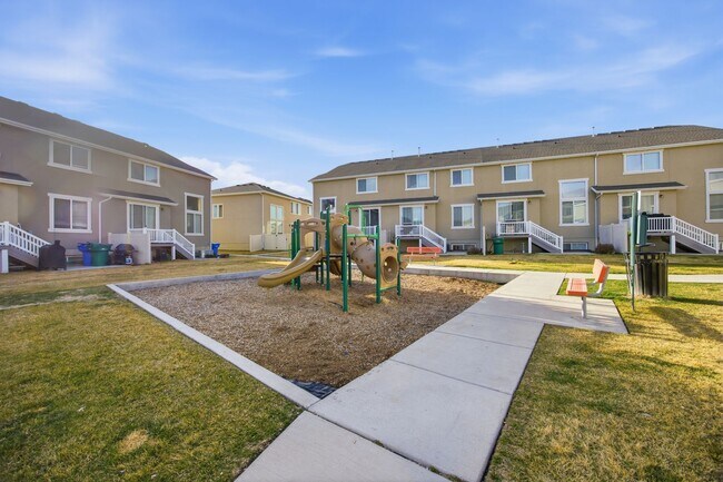 Building Photo - Stunning townhome on Sleepy Ridge