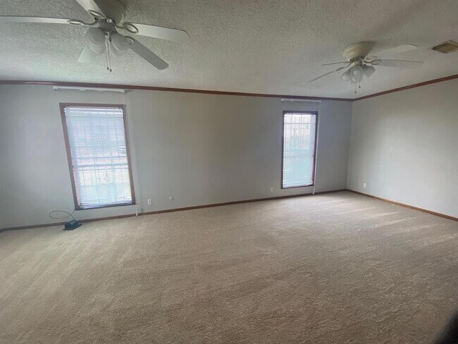 Building Photo - 3400 Spurlock Rd