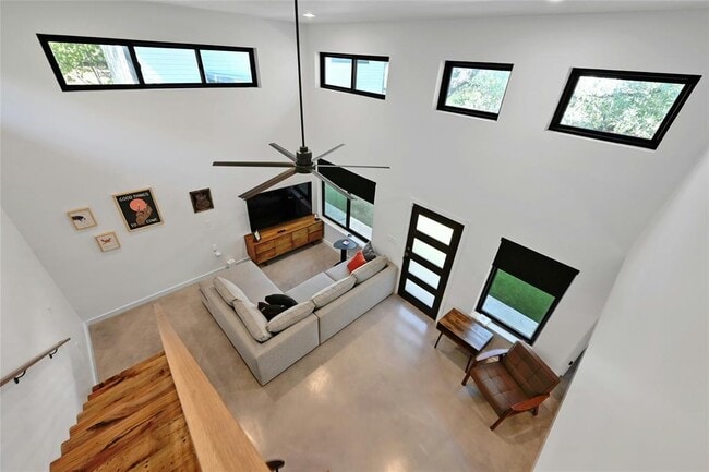 Building Photo - 407 S Park Dr