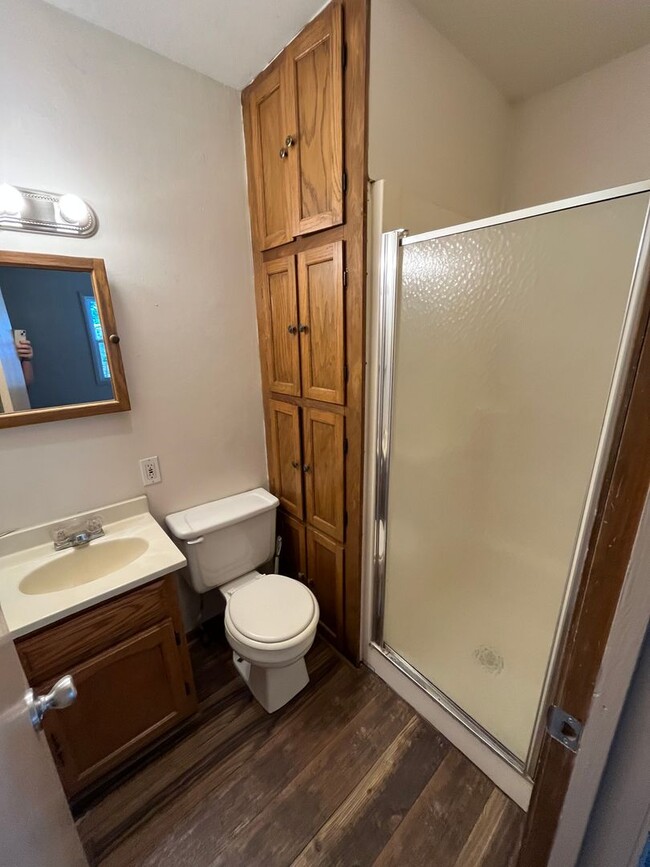 Building Photo - SPRING SPECIAL: HALF OF FIRST MONTH RENT! ...