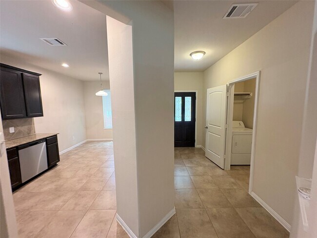 Building Photo - 3721 Whisper Walk