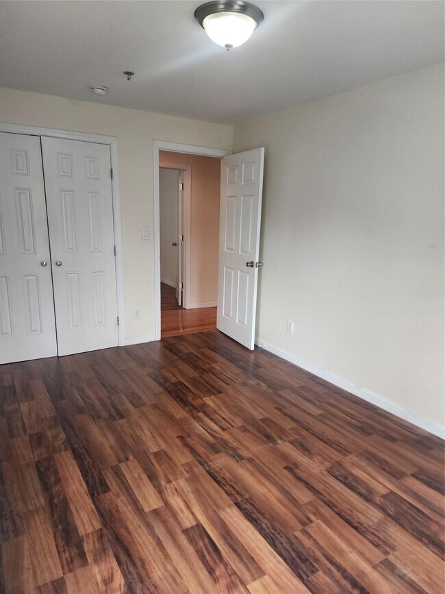 Building Photo - 632 Piermont Ave