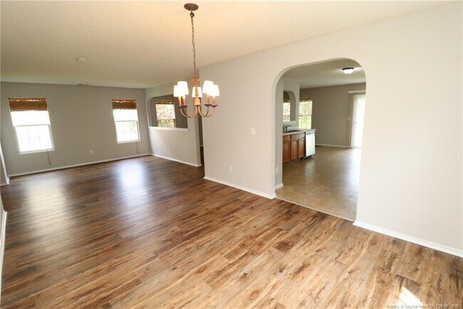 Building Photo - 5 Bellmore Ct