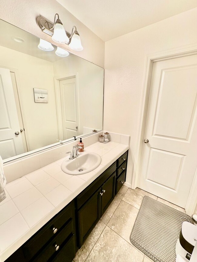 Building Photo - Newly Built 3/2.5 Bonadelle Home in Riverstone Community