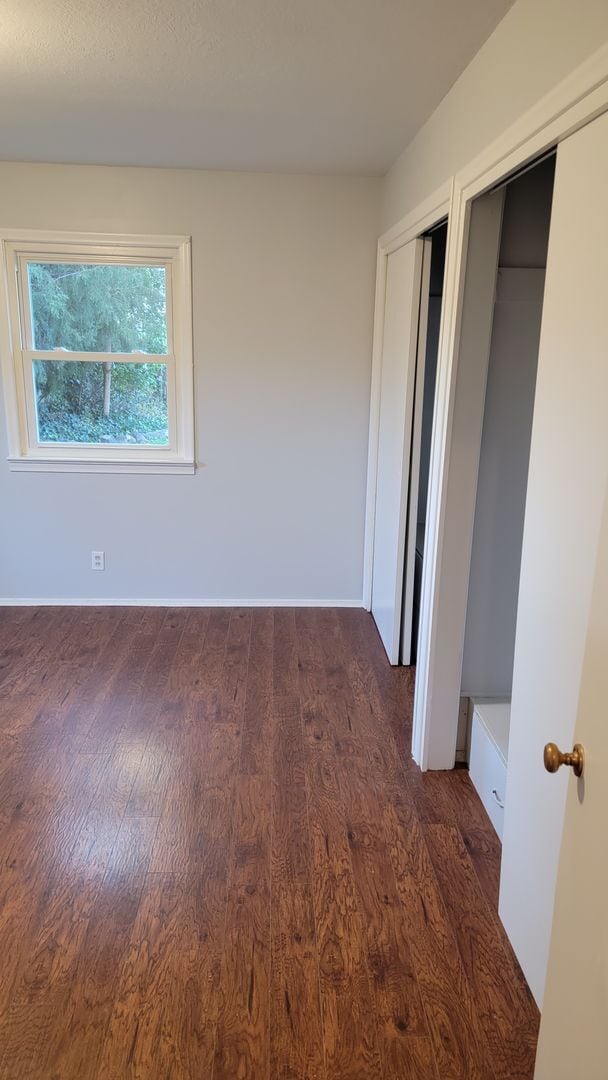 Building Photo - Cozy Two Bedroom Home Ready For You