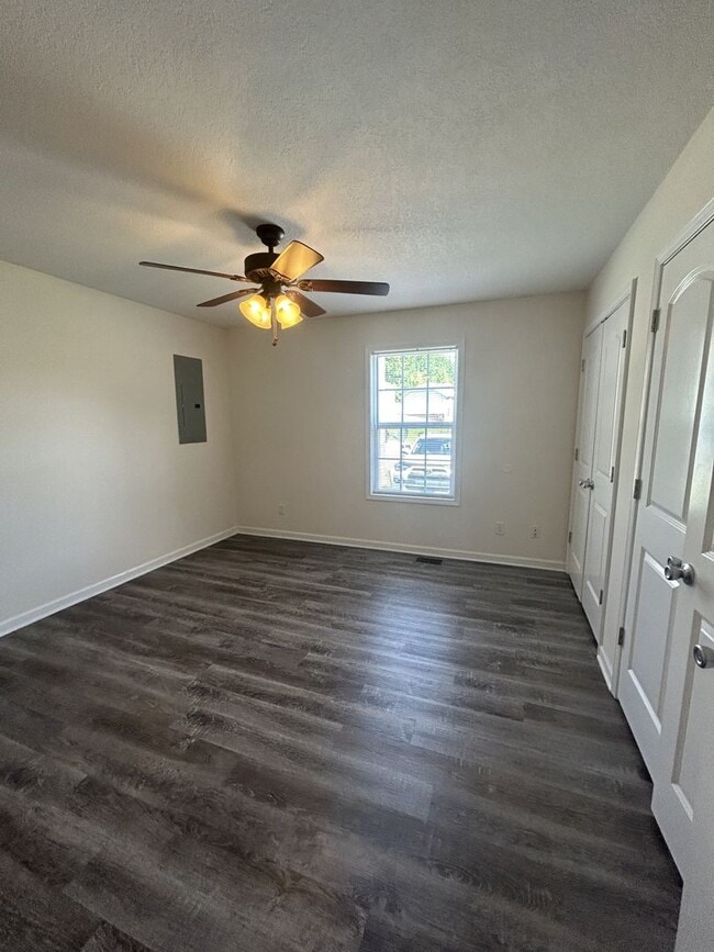 Building Photo - 3 Bedroom | 2 Bathroom Home Near TTU