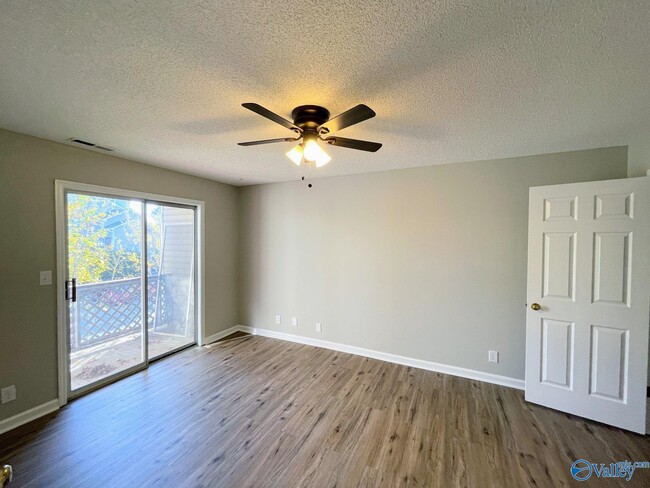Building Photo - 1085 Stones Throw Dr NW