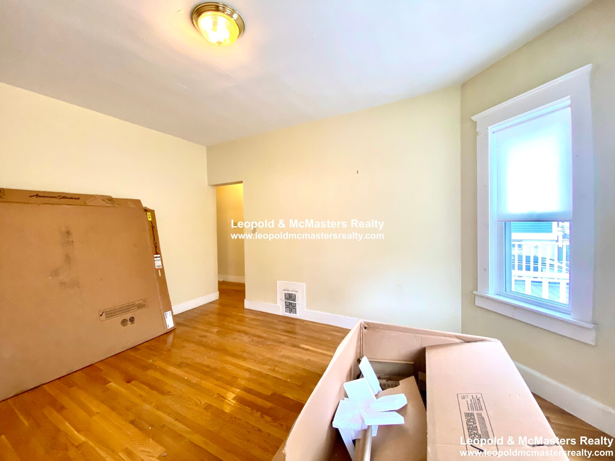 Building Photo - 19 Roseclair St