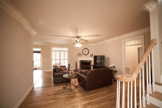 Building Photo - 4 br, 4 bath House - 106 Holbrook Drive