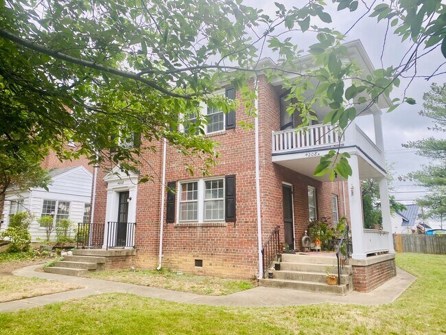 Building Photo - 4208 Fitzhugh Ave
