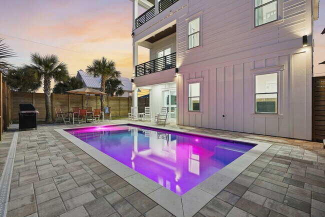 Building Photo - 14300 Millcole Ave