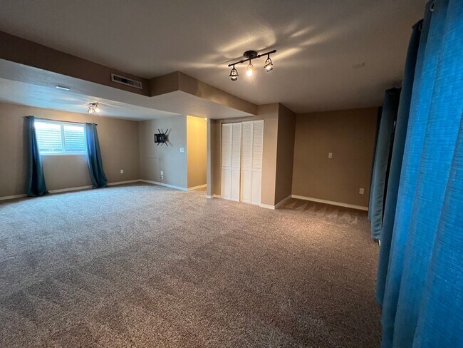 Building Photo - 4 Bedroom Updated Home in Garden Ranch