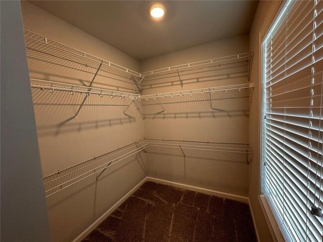 Building Photo - 325 Sterling Creek Wy