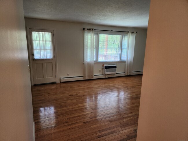 Building Photo - 1465 C Willard Ave