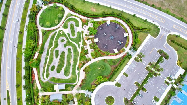 Building Photo - 15120 Wildwood Cir