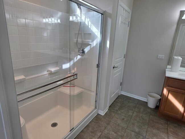 Building Photo - 2772 Cascade Falls Cir