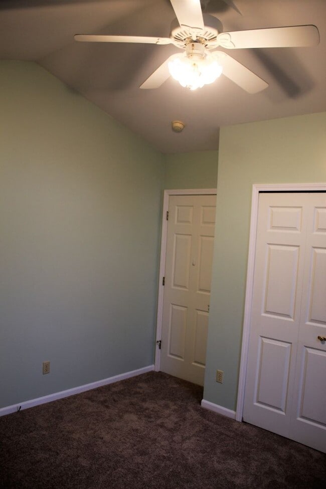 Building Photo - Available Now!- 2 Bedroom Condo In Davison