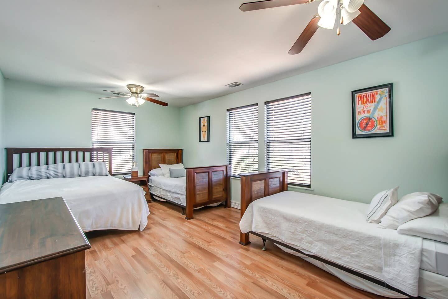 Upstairs Bedroom 2 - 2003 Rosecliff Dr