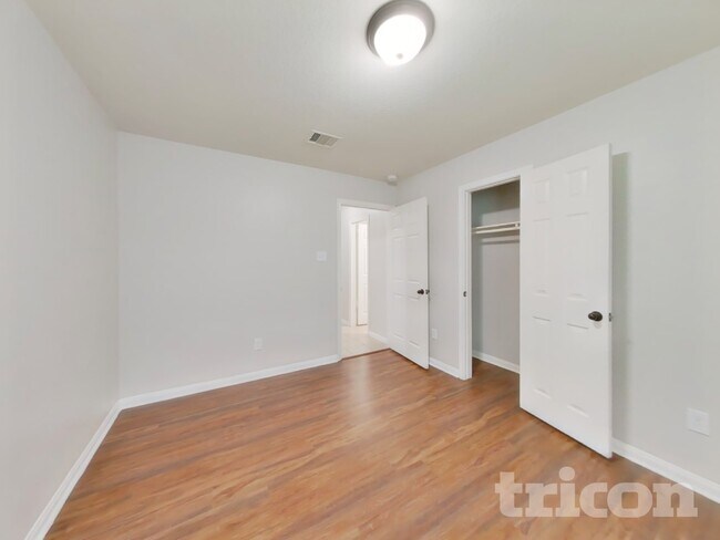 Building Photo - 12030 Green Bluff Ct