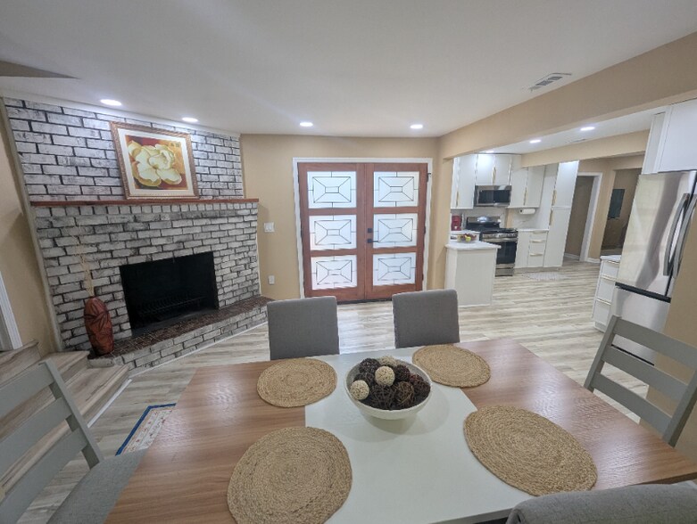 Primary Photo - 100 Fairfield Pl NW