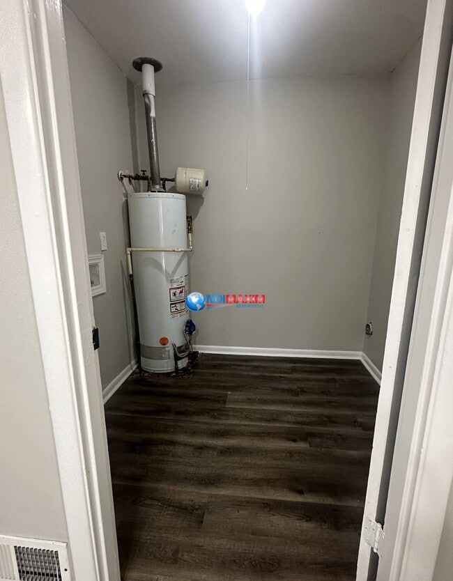 Building Photo - Renovated 4-sided brick ranch in Tucker