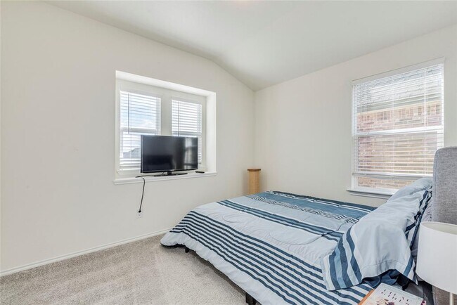 Building Photo - 17409 Crazy Arm Rd