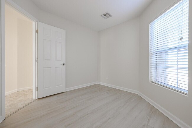 Building Photo - 3081 N 148th Ave