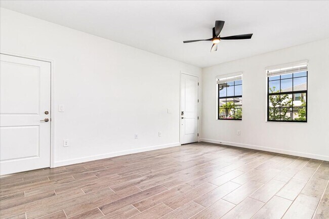 Building Photo - 4873 Seafoam Trl