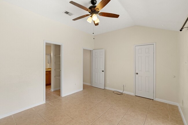 Building Photo - 5218 Beaverbrook Dr