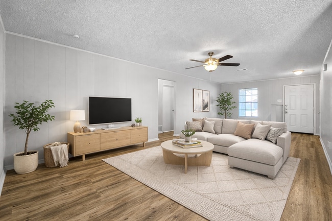 Building Photo - Charming 3-Bed, 2-Bath Home in Saginaw with Garage