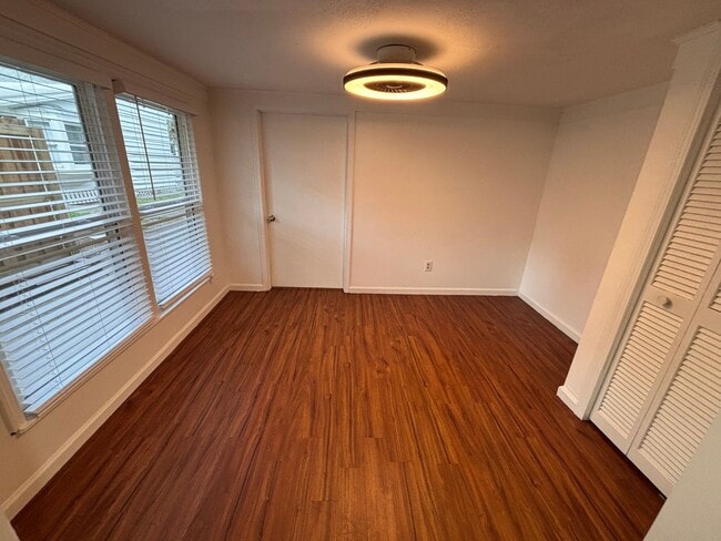 Building Photo - Move-In Ready! Walk to Flagler College & Historic Downtown | 1BR Available Now