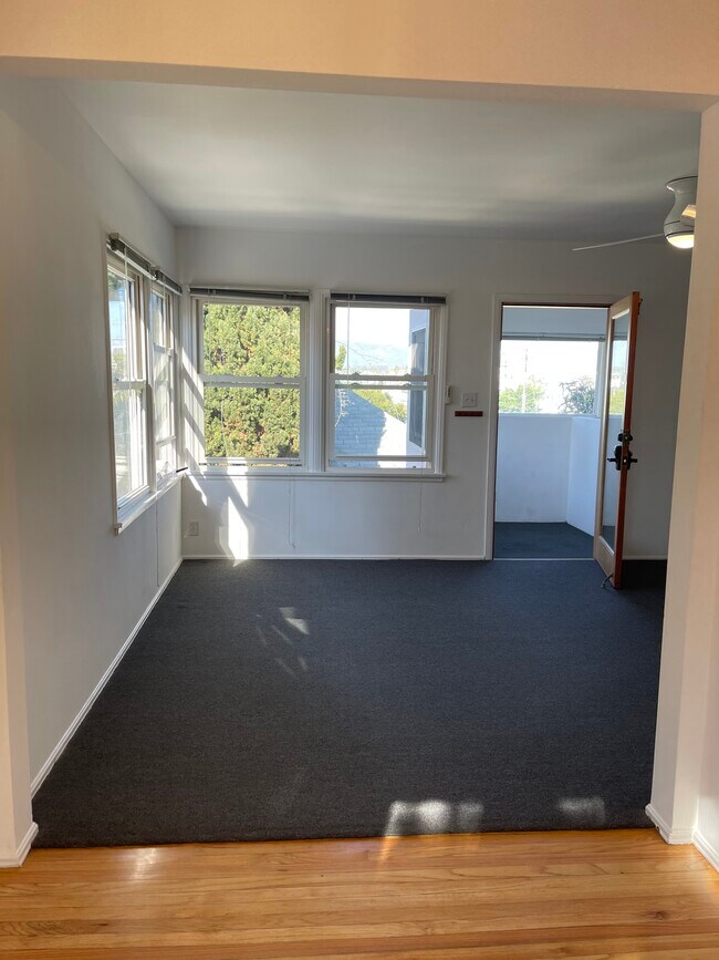 Living room entry - 1827 18th St