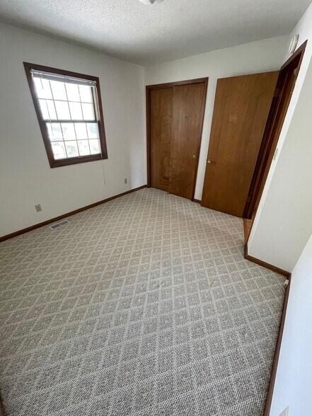 Bedroom - 103 W Golf Ave