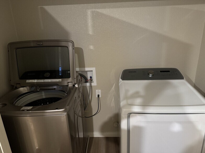 Building Photo - 4097 Southampton St