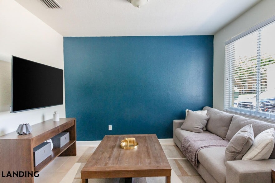 Building Photo - 1140 SE 24th Rd