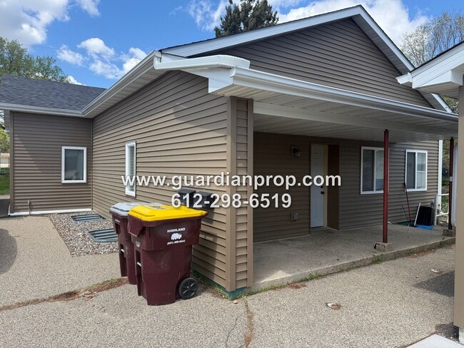 Building Photo - 7535 Cloman Way E