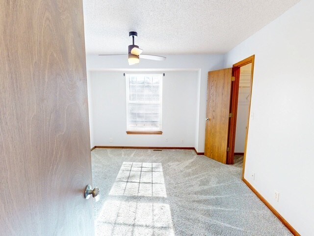 Building Photo - 1327 E 21st Ter