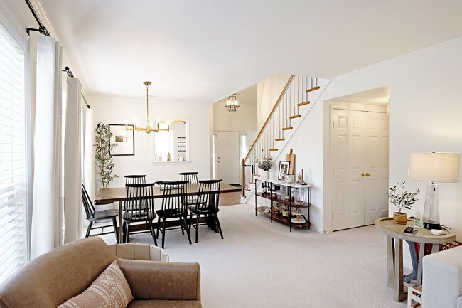 Building Photo - End-Unit Forest Lakes North Townhome