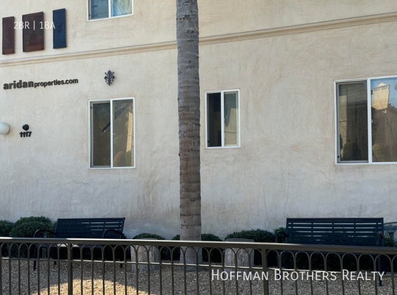 Building Photo - 1117 Cochran Ave