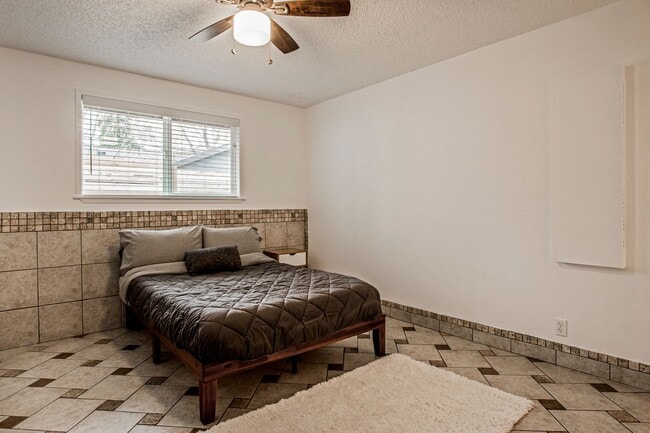 Building Photo - Fully Remodeled 3BR/1BA in the Heart of Bend