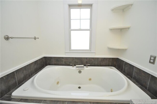 Building Photo - 1164 Trentini Ave