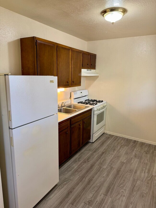 Building Photo - General Marshall St (216)