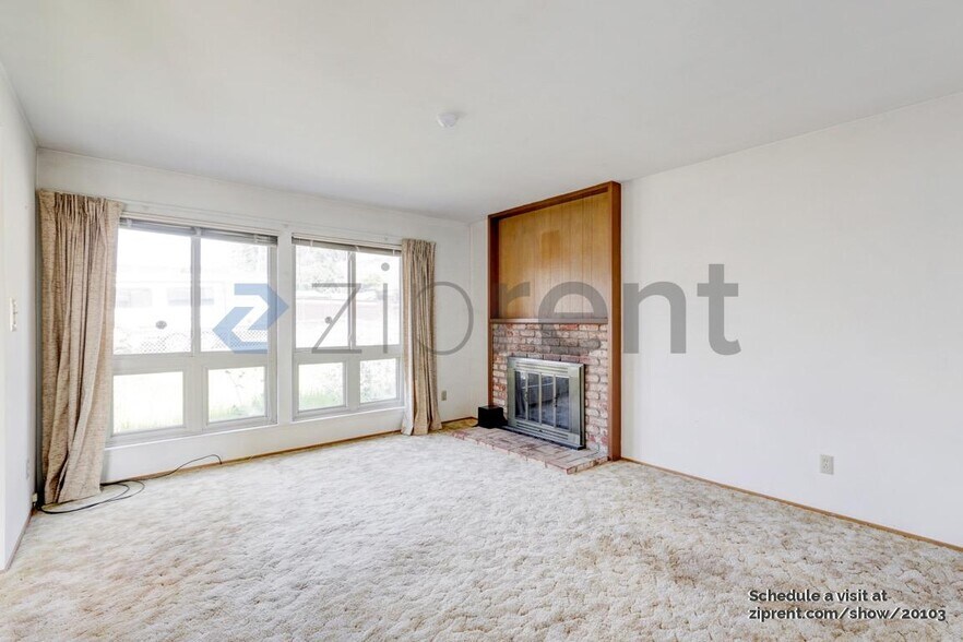 Building Photo - 3100 Ascot Ct