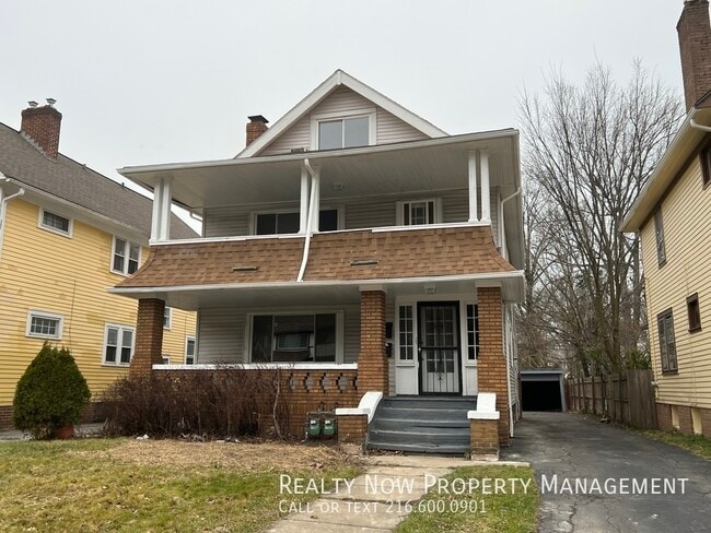 Building Photo - 872 Helmsdale Rd