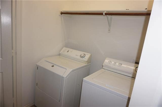 Building Photo - 1433 Ravenwood Dr