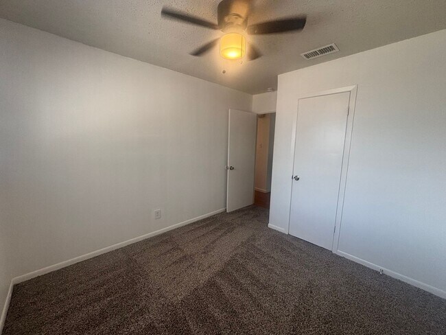 Building Photo - 1508-1510 Blackwell Drive