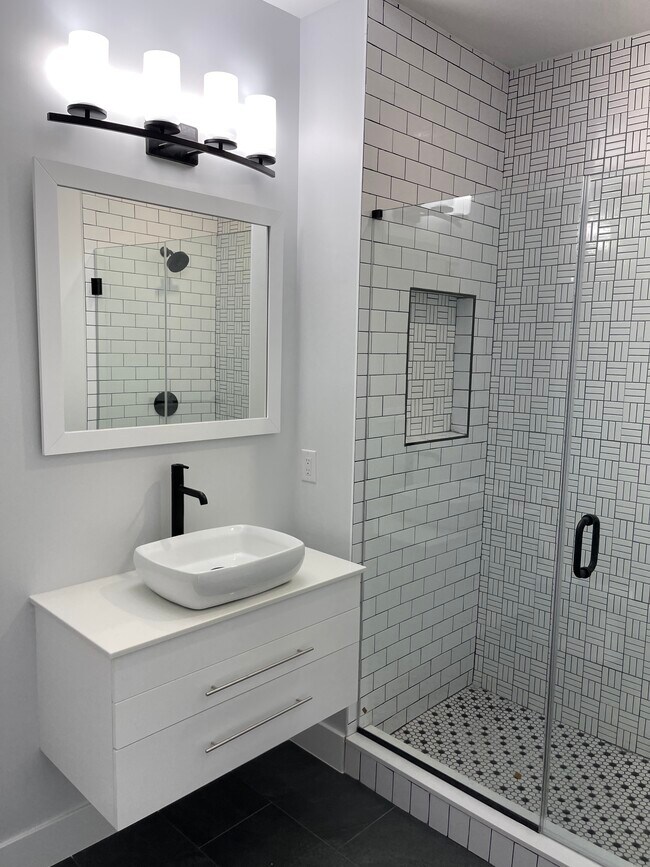 Building Photo - 1868 Frankford Ave